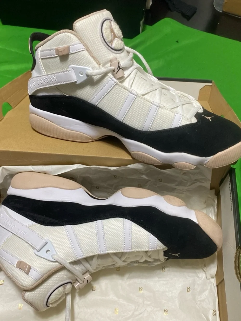Jordan sneakers in White and Beige